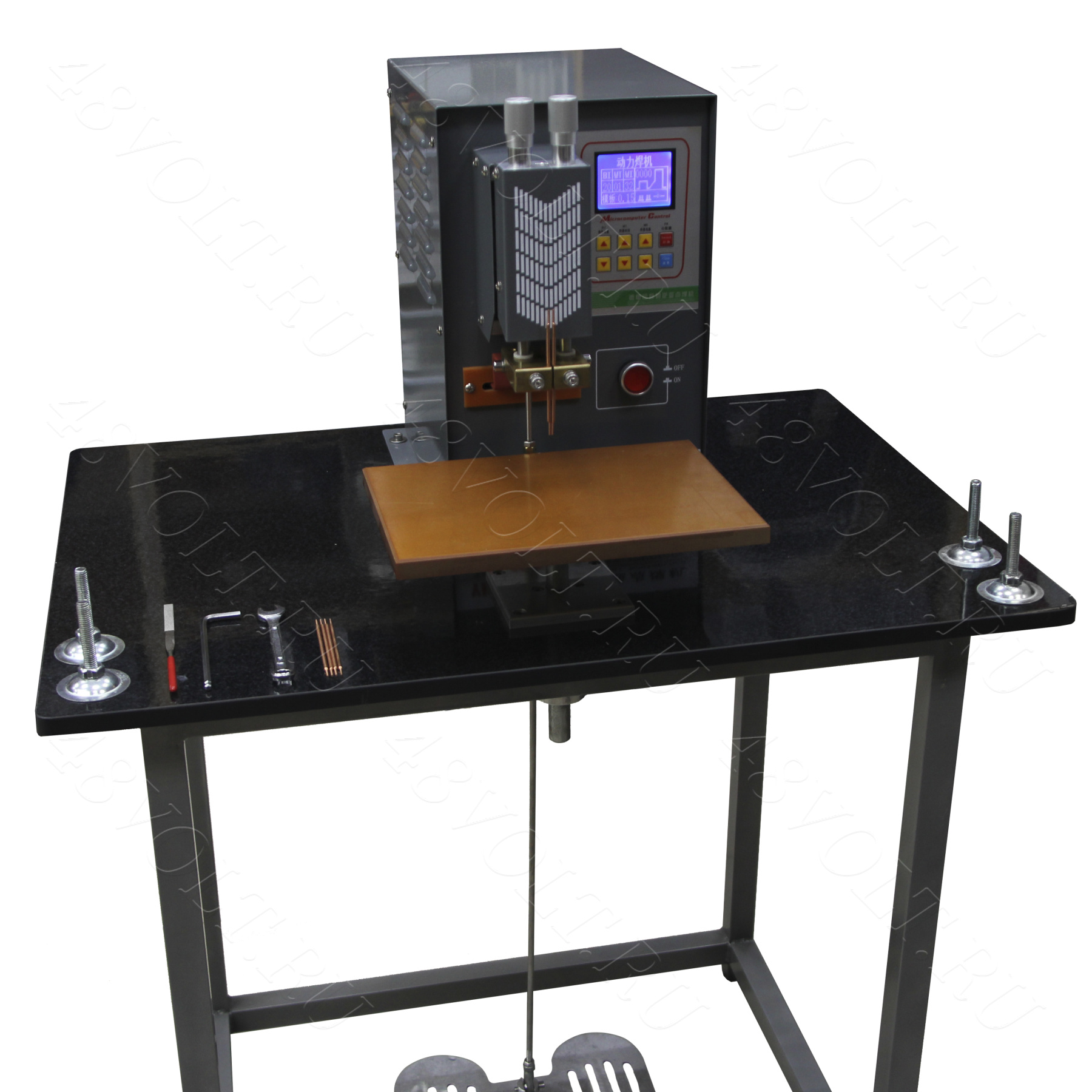 Станок для точечной сварки со столом